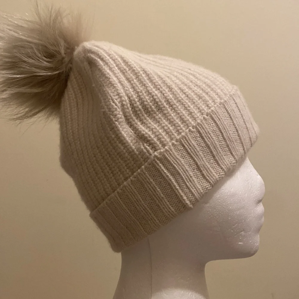 WOOLRICH KOHN TICH & BROS HAT WITH FUR RACCOON POM POM . Size M